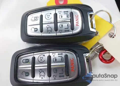 2018 Chrysler Pacifica Touring L из США, поврежденный, VIN 2C4RC1BG9JR357411